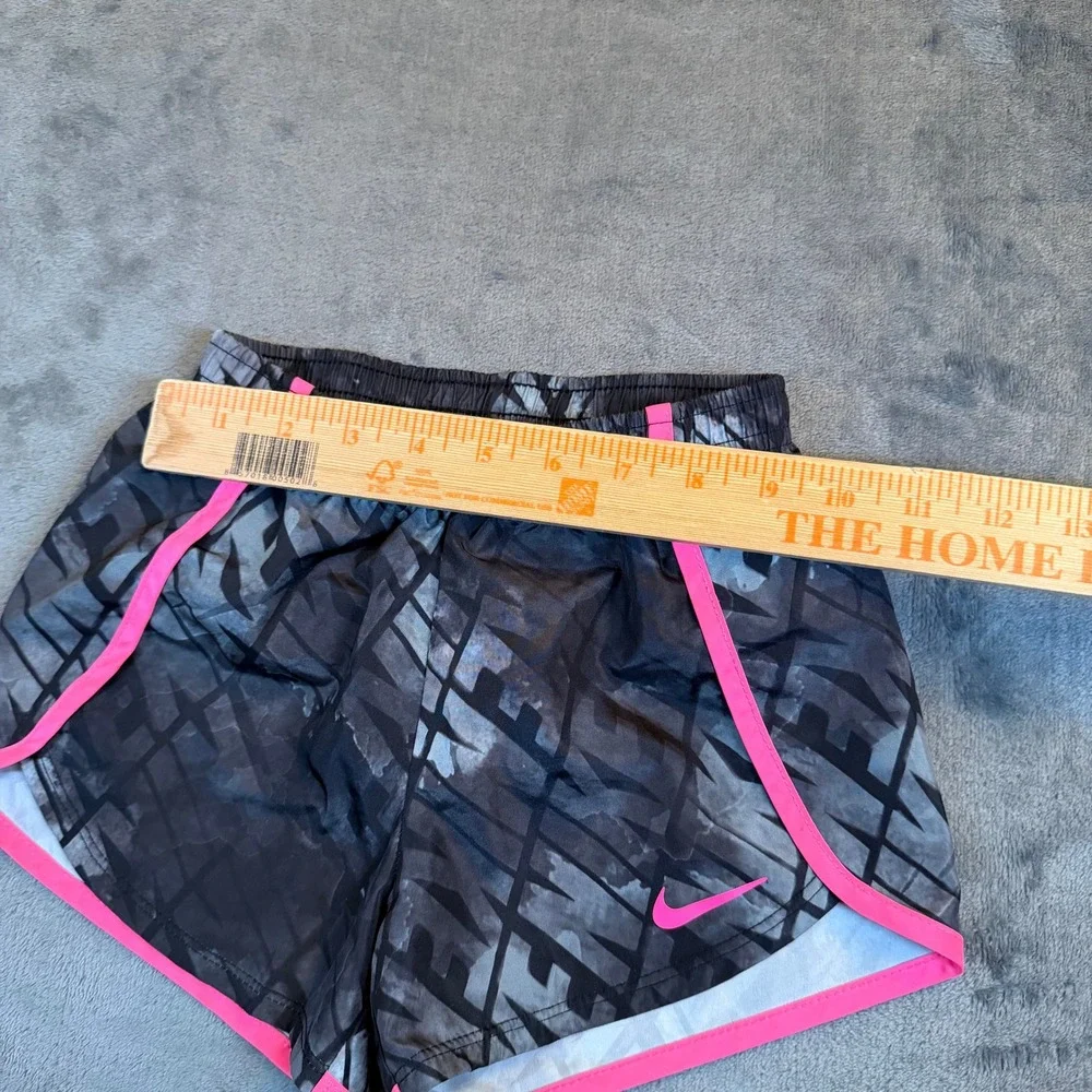 Nike‎ Dri Fit Shorts Girls Medium 5-6 Years Black Gray Pink Geometric Athletic